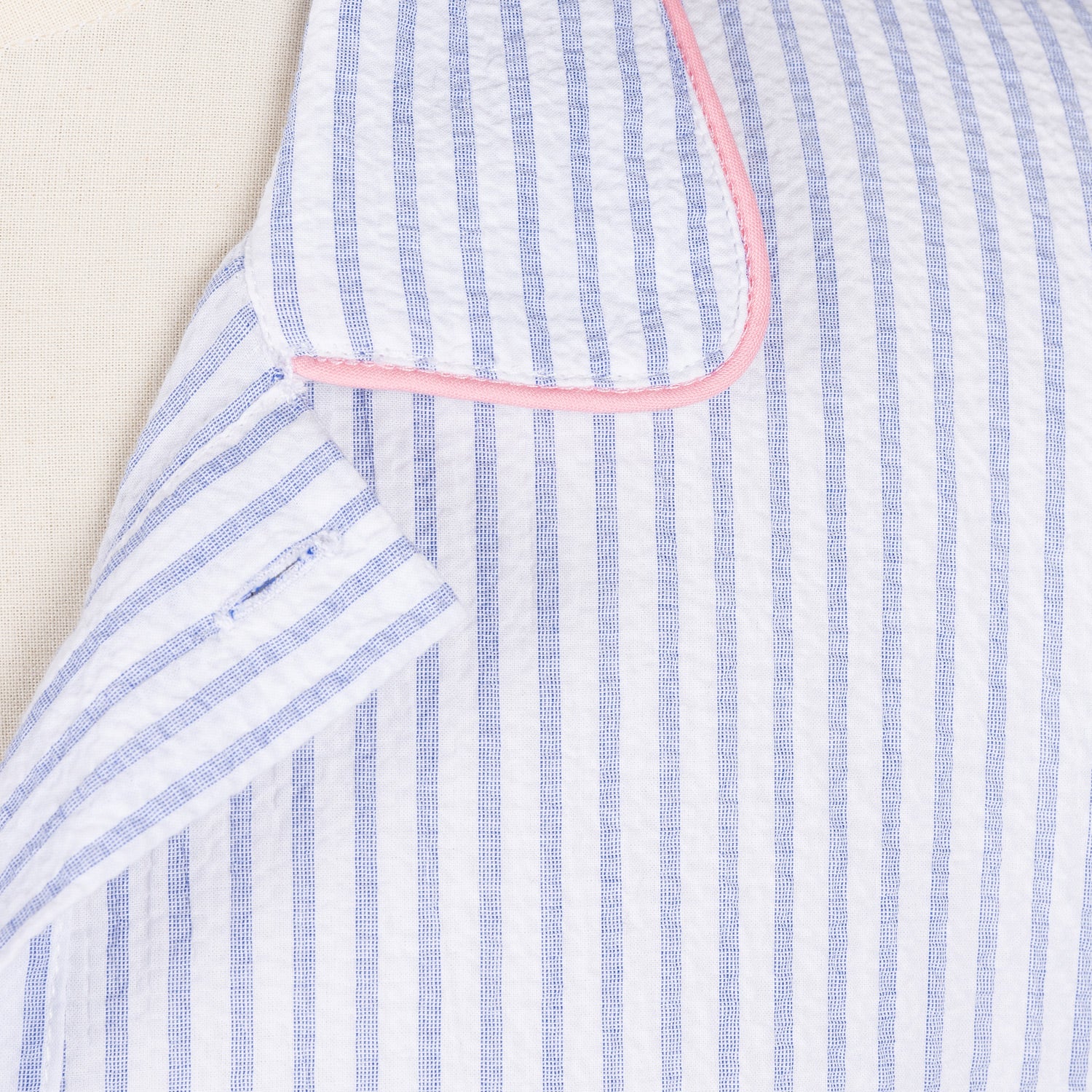 Gestreiftes Schlafhemd "Camisón Noble" aus reiner Baumwolle